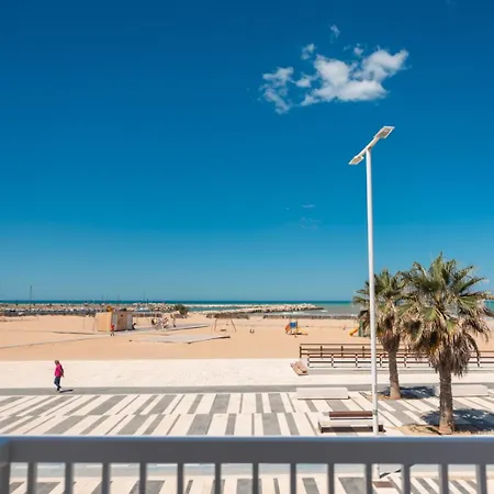 Domira - Fronte Mare Scoglitti